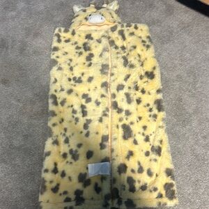 Little Miracles Plush giraffe Animal Hugs Hooded Baby Blanket